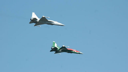 Pakistan Begins Serial Production of JF-17 Thunder Jet Fighter