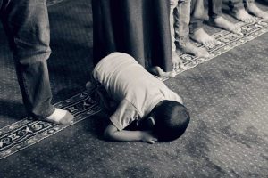 A Muslim child praying