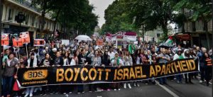 A BDS movement protest against Israel's oppression of the Palestinians in France, July 11, 2017 (Odemirense/CC BY-SA 4.0)
