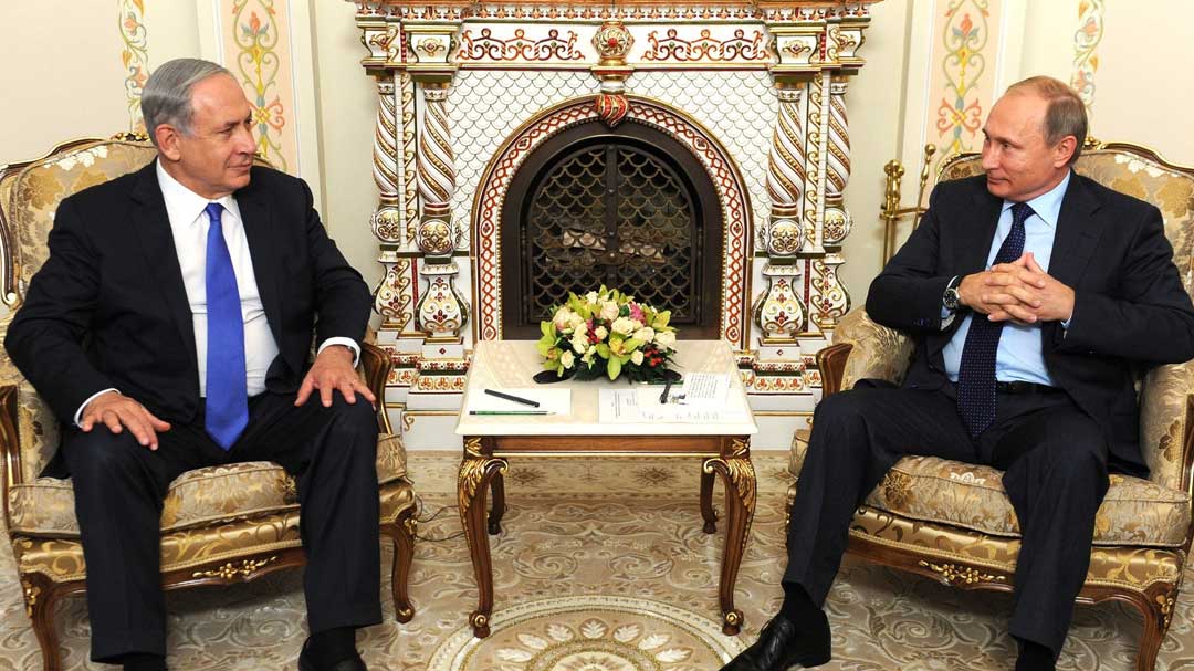 Israeli Prime Minister Benjamin Netanyahu meets with Russian President Vladimir Putin, September 21, 2015 (The Kremlin)