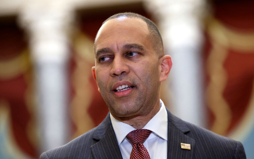 Hakeem Jeffries Insists Democrats Will Retake the House in Midterms Despite Virginia Redistricting Setback