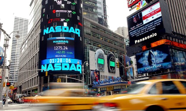 DJIA and S&P 500 Face Sell-Off Today Amid Inflationary Concerns and Recession Risk
