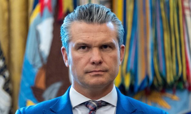 Pete Hegseth Opens Second Pentagon Investigation into Senator Mark Kelly Over Oath Violation