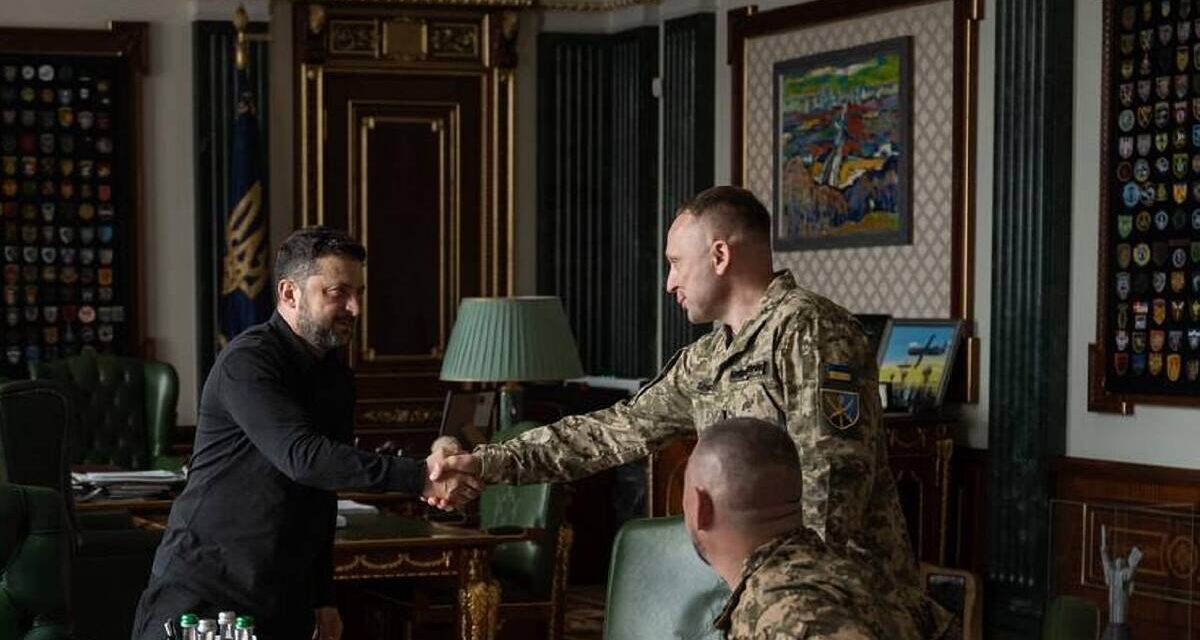 Ukraine Names Battle-Hardened General Mykhailo Drapatyi As New Commander-In-Chief Amid Political Turmoil