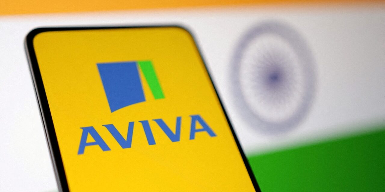 FTSE 100: Aviva (LSE: AV.) Share Price Slips Nearly 2% As Analyst Consensus Flags Limited Near-Term Upside
