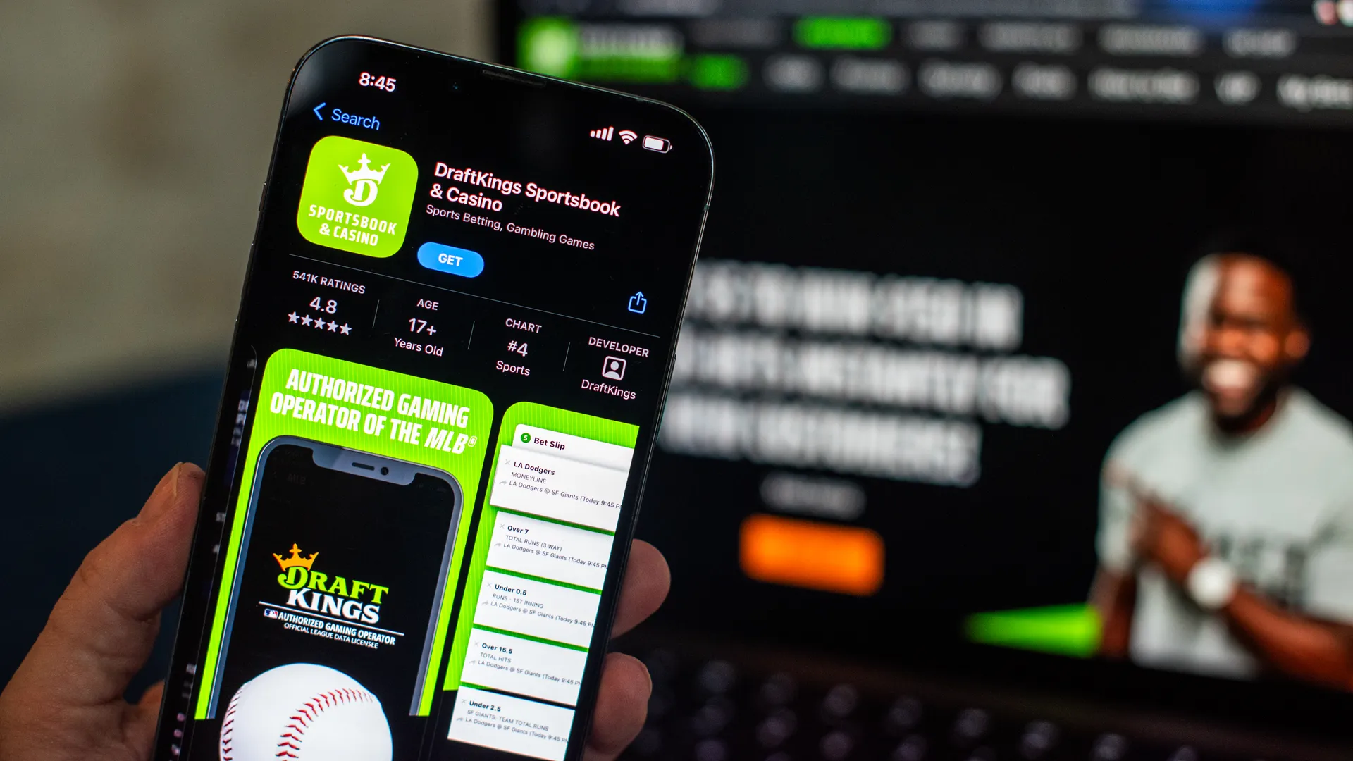 foreignpolicyjournal.com - Ewan Scott - DraftKings and Delta Air Lines Launch In-Flight Sports Prediction Contest