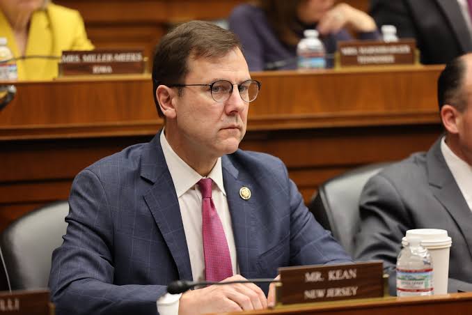 Congressman Tom Kean Jr.: Voting Record, Policies and 2026 Mid-Term Prospects