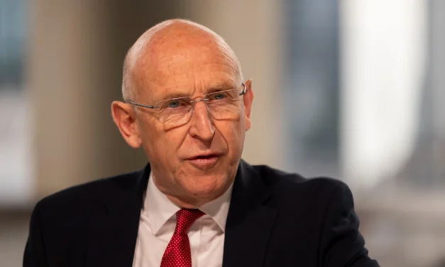Chancellor Healey Summons UK Bank Chiefs For Pre-Budget Summit Amid Tax Raid Fears: LLOY, BARC and NWG