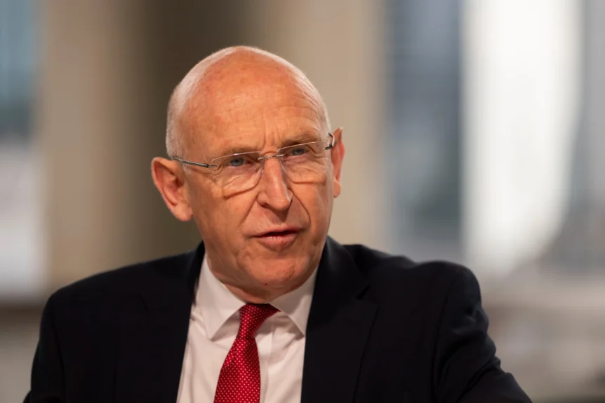foreignpolicyjournal.com - David Prior - Chancellor Healey Summons UK Bank Chiefs For Pre-Budget Summit Amid Tax Raid Fears: LLOY, BARC and NWG