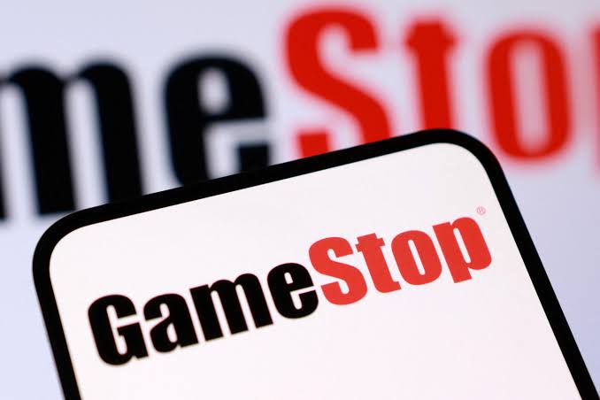 GameStop (NYSE: GME) CEO Ryan Cohen Keeps Averaging Up As Three Directors Follow His Lead